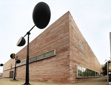 Μπέτυ Μπαζιάνα - Καμίλα: Ξενάγηση στο Μουσείο Μπενάκη (βίντεο)